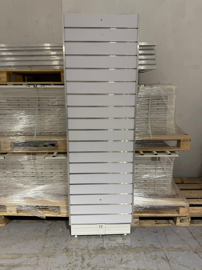 Brukt slatwall / spilevegg (Spacewall) 60x180 cm – butikkpanel