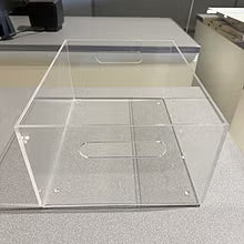 Akryl boks / displayboks i klar plast – 24x32x15 cm