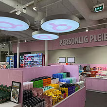 Salgsbord / kampanjebord / butikkdisk med hyller og displaybokser (B120)